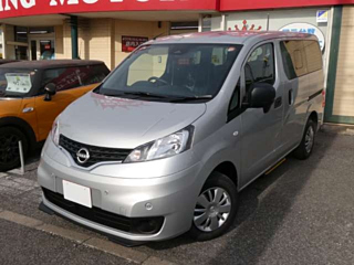 NISSAN NV200
