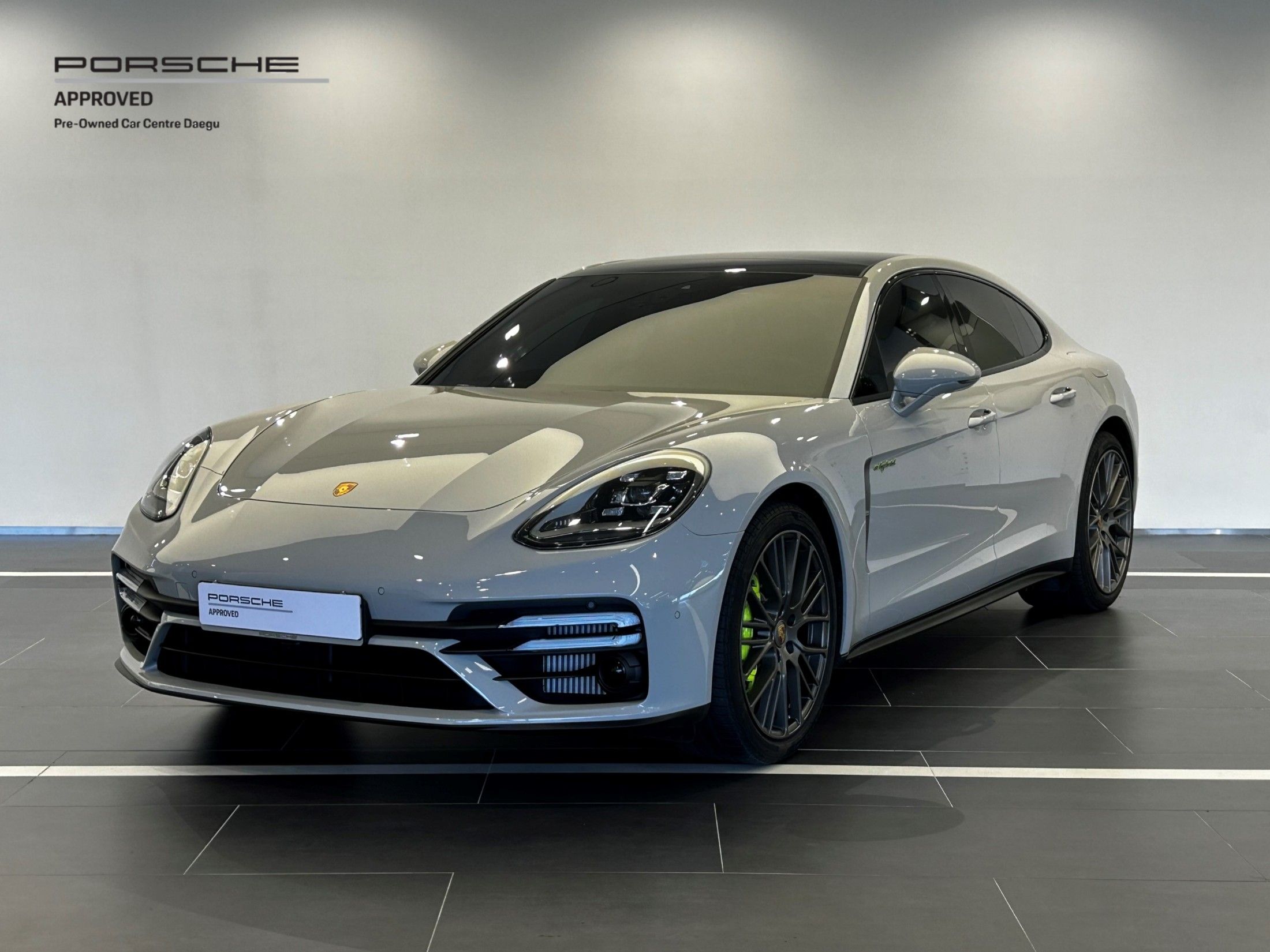 Porsche Panamera 2 400 000