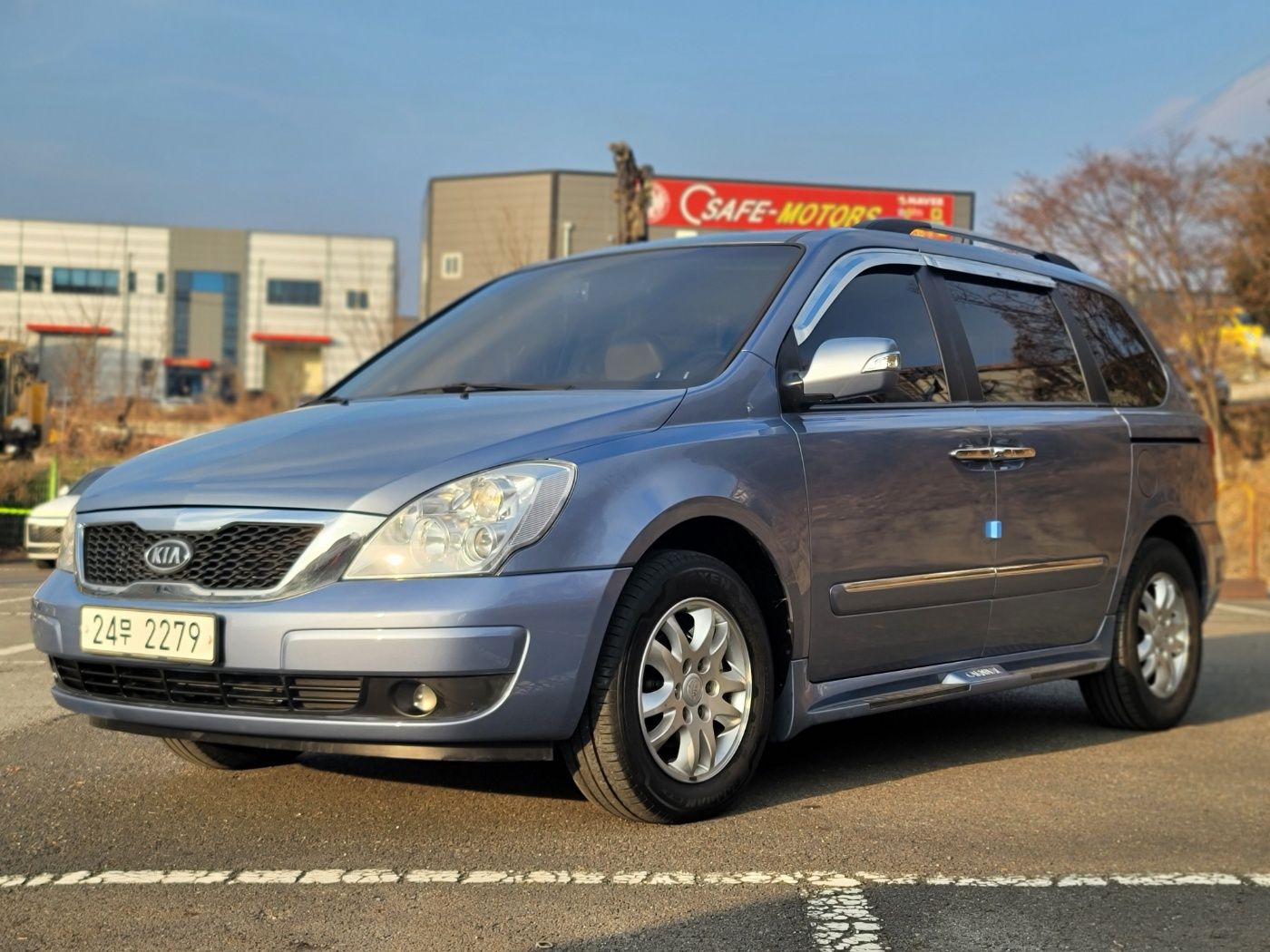 Kia Carnival 2011