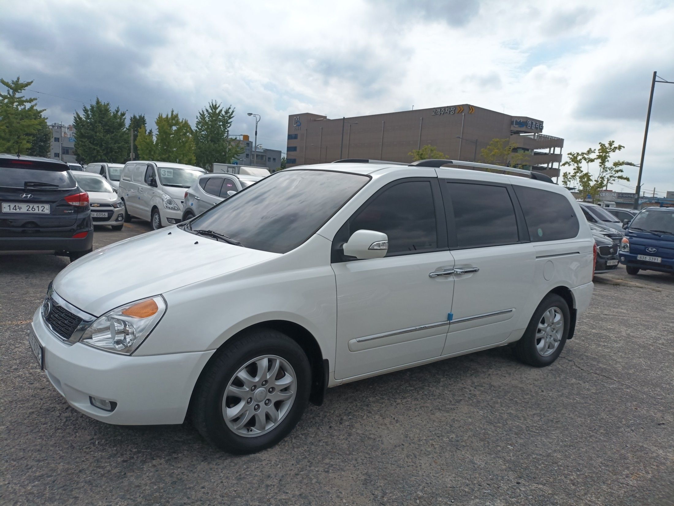 Kia Carnival 2012