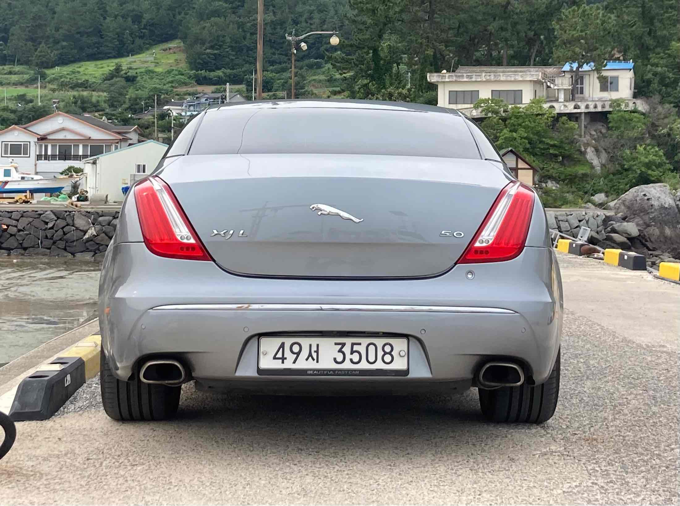 Jaguar XJ 2011