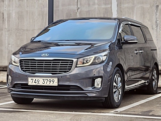 Kia Carnival 11 Seater