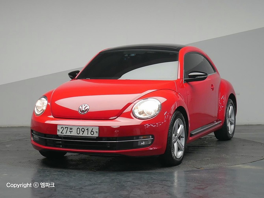 Volkswagen Beetle 2016 красный