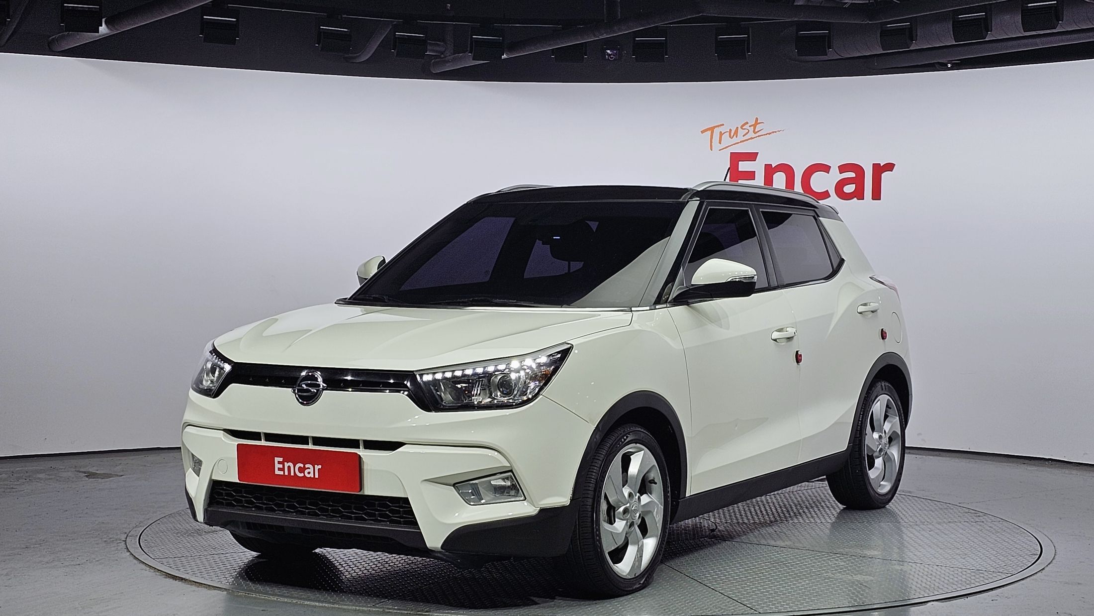 SSANGYONG Tivoli 2015