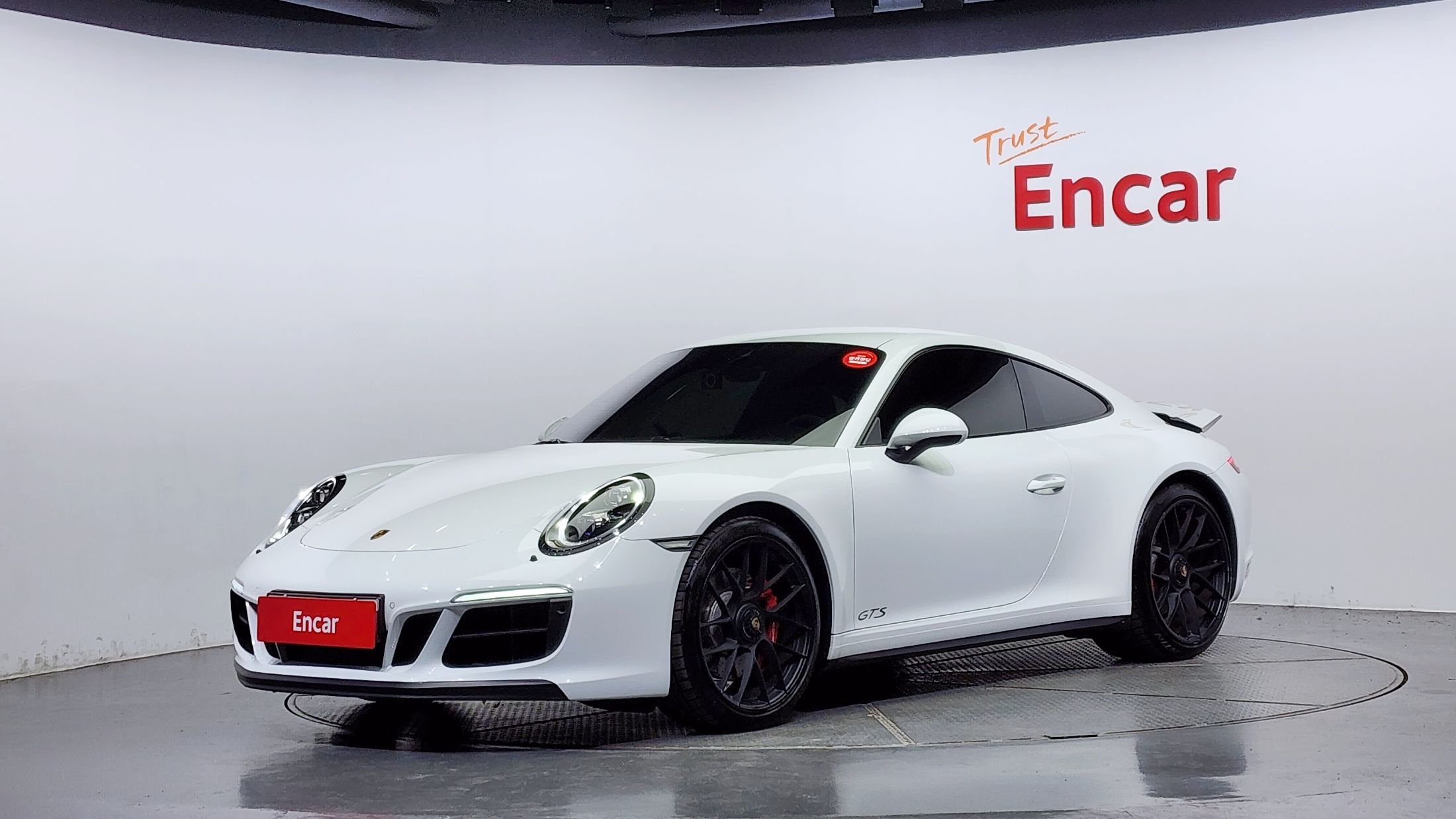 Porsche 911 открытая дверь