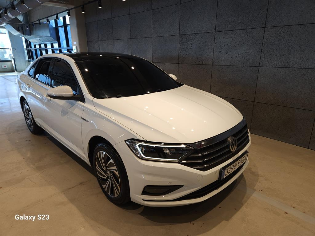 Volkswagen Jetta 2021 Р±РµР»С‹Р№