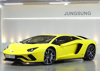 Lamborghini Aventador 740 л с