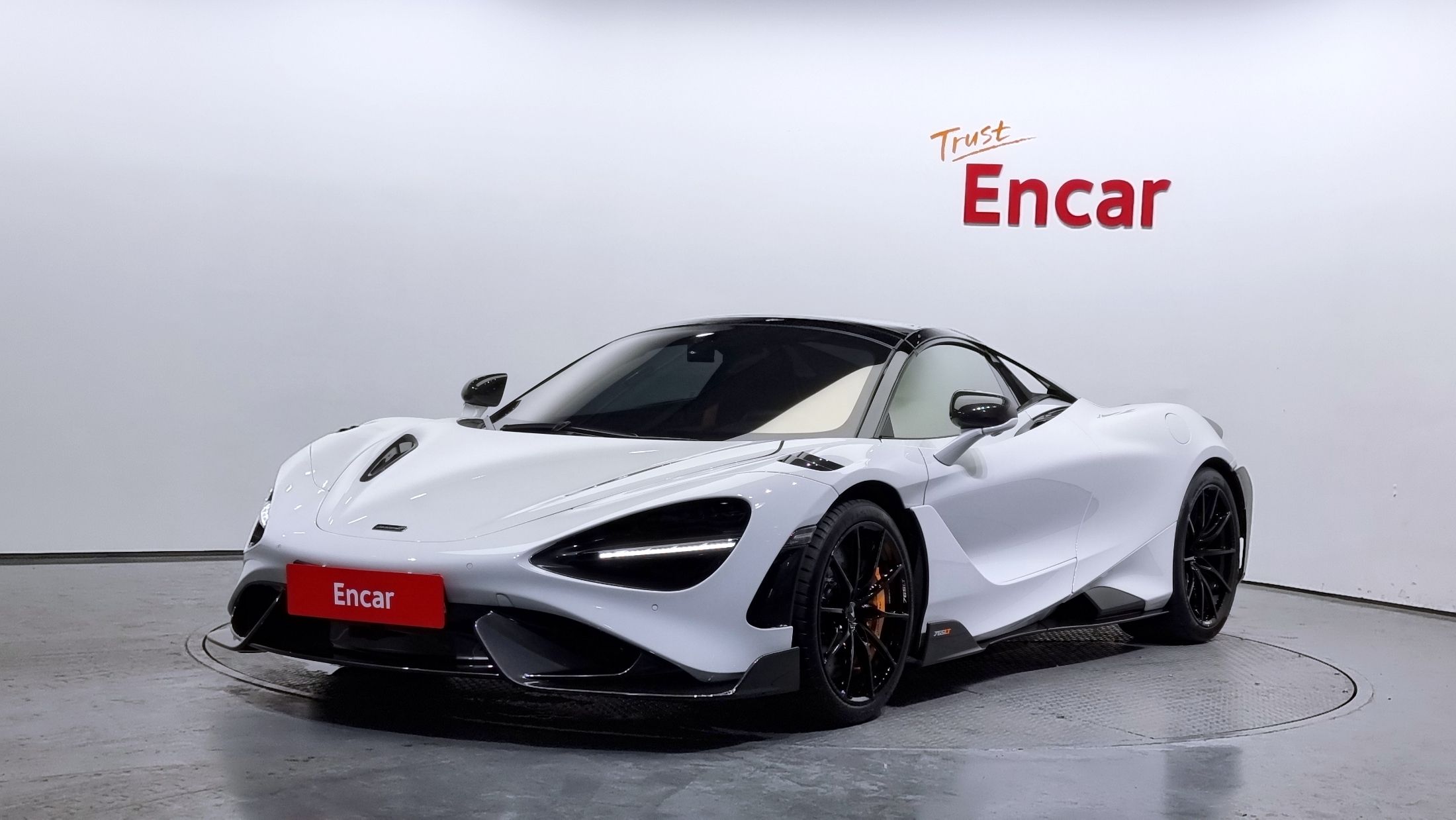 MCLAREN 765де в России