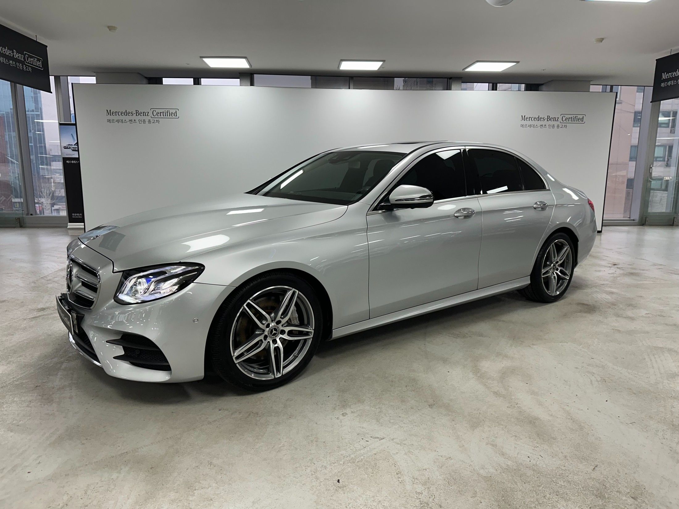 Мерседес w213 2019. Mercedes benz e class w213. Mercedes benz e200. Мерседес e300. Mercedes e w213.