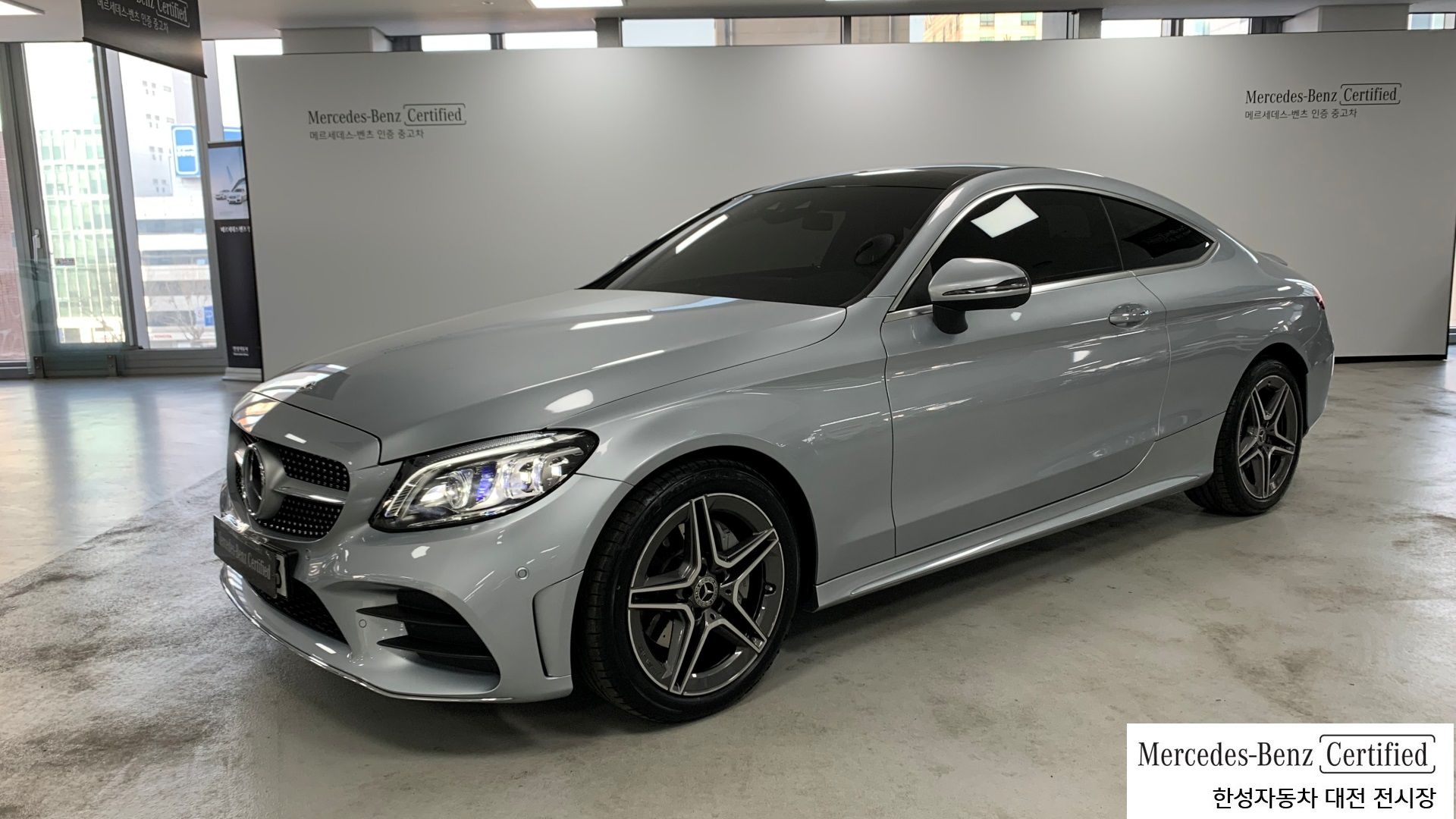 Mercedes Benz e200 Coupe серый графит