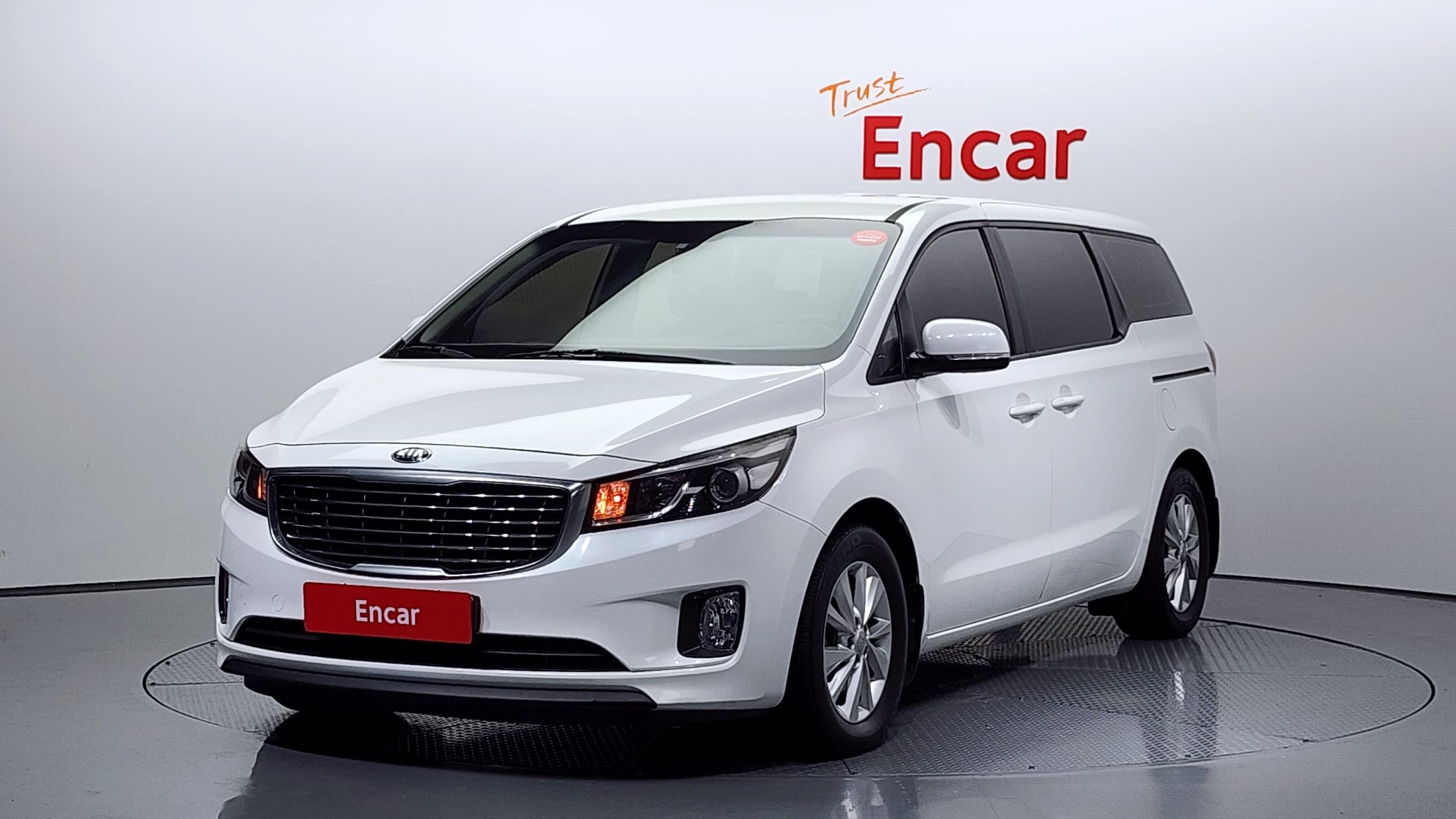 Kia Carnival 11 Seater