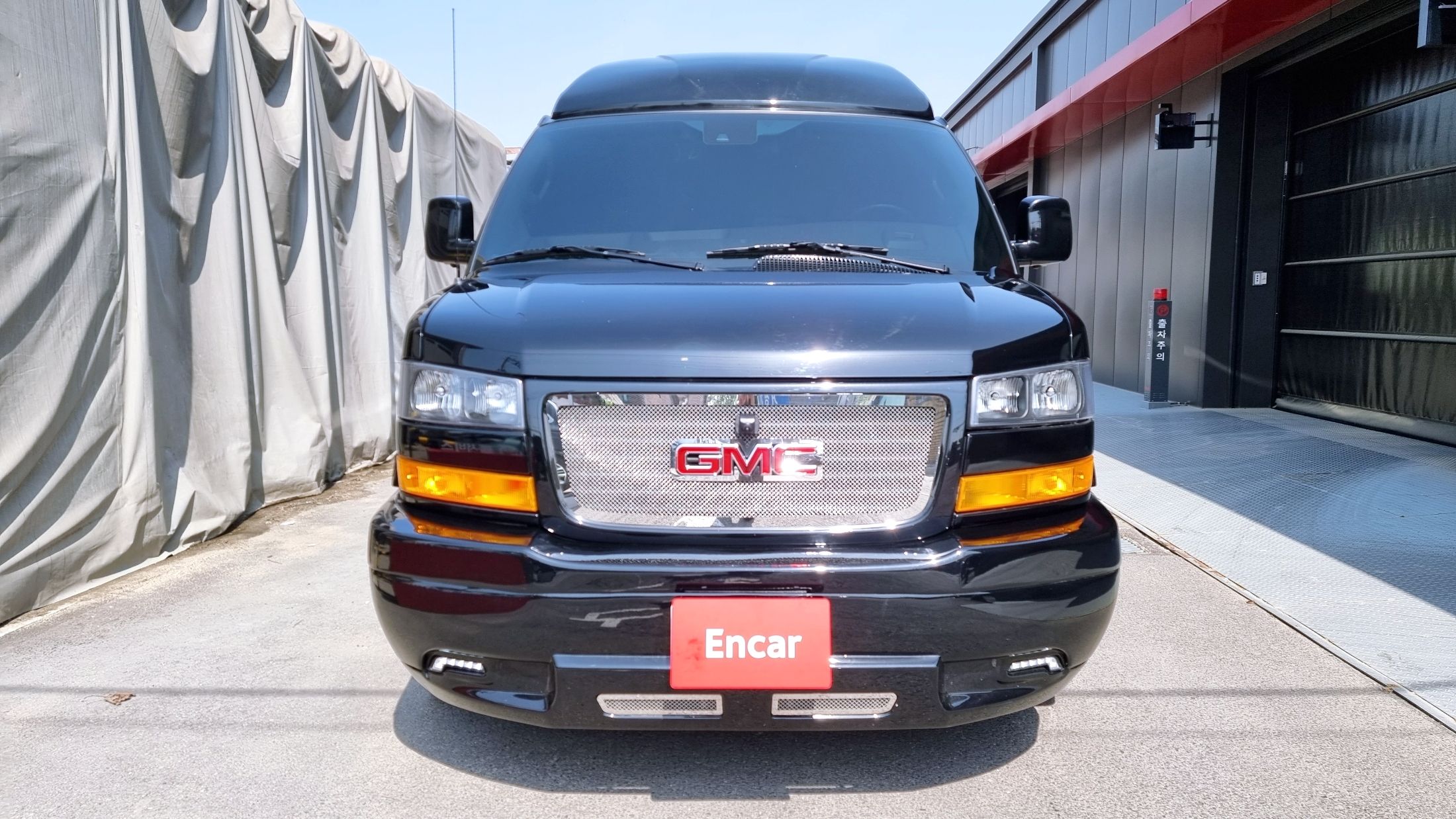 Gmc savana. GMC Savana 2022. GMC Savana 2023. GMC Savana 1 32 модель. GMC Savana 2025.