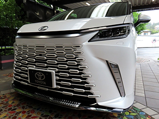 LEXUS LM